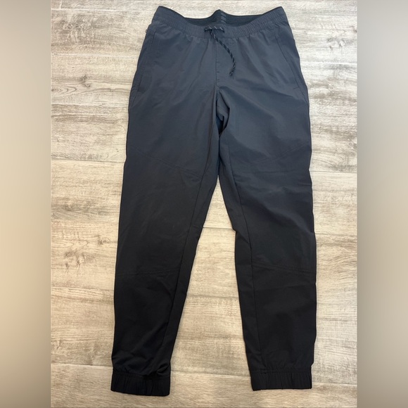 Kuhl Suppressor Jogger Pants Men Sz Small Short Black Carbon Stretch Lightweight - Picture 1 of 11